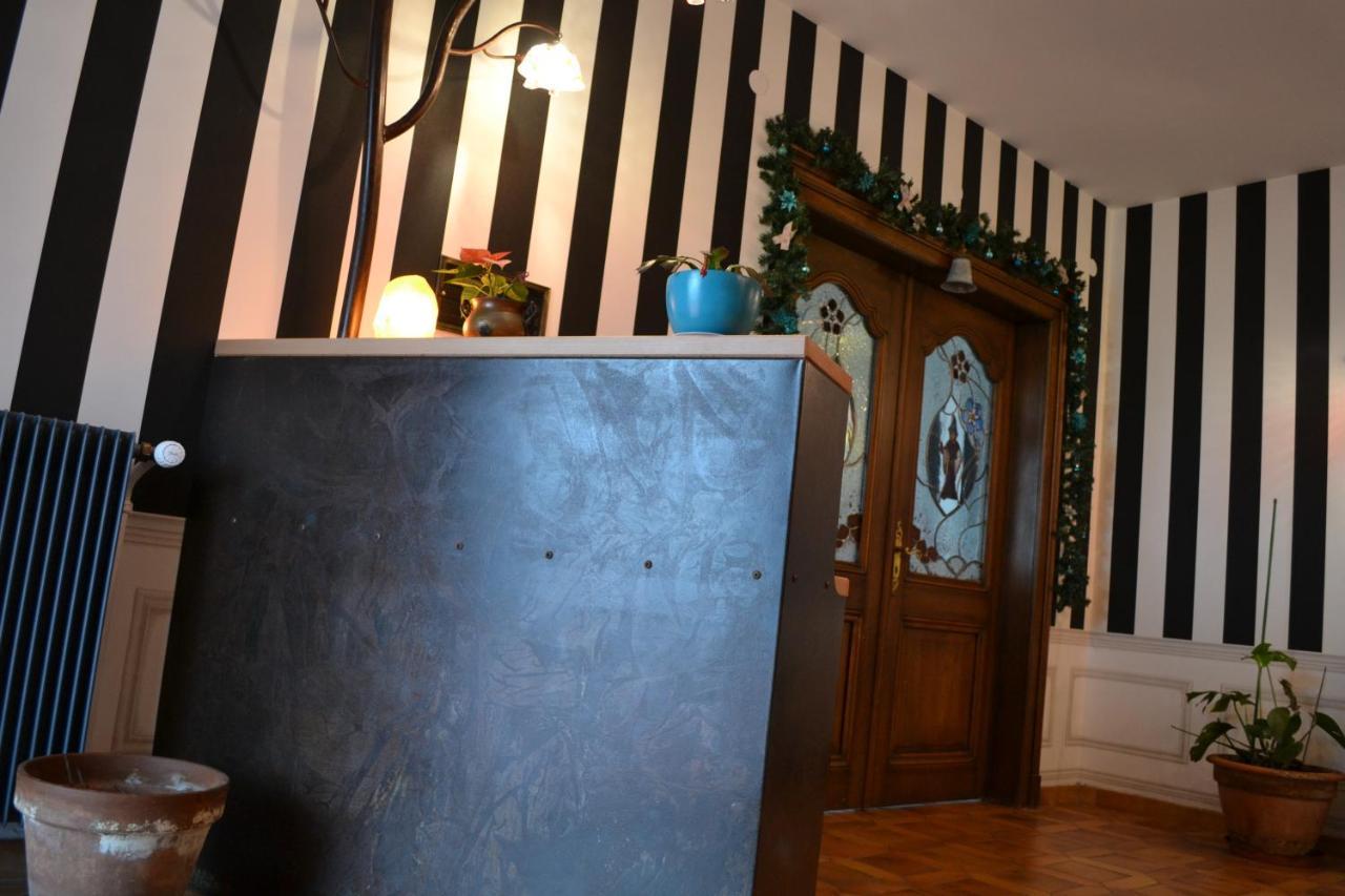 Domaine Des Trois Sorciers Bed & Breakfast Bouxwiller  Exterior photo